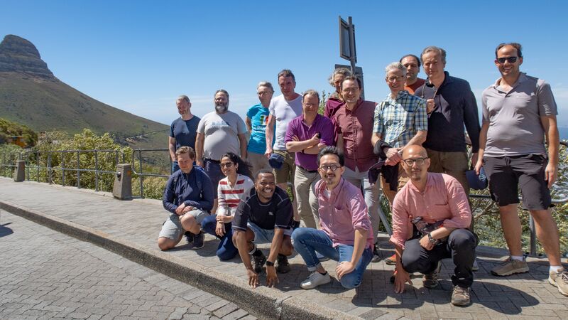 File:WG211 M25 Group Photo.jpg